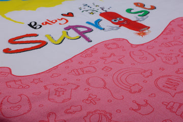 Nahaufnahme des feinen Baby-Symbolen auf dem Baby♡Suprise® Dream Wonder Pink Schlafsack