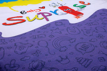 Nahaufnahme des feinen Baby-Symbolen auf dem Baby♡Suprise® Dream Wonder Purple Schlafsack