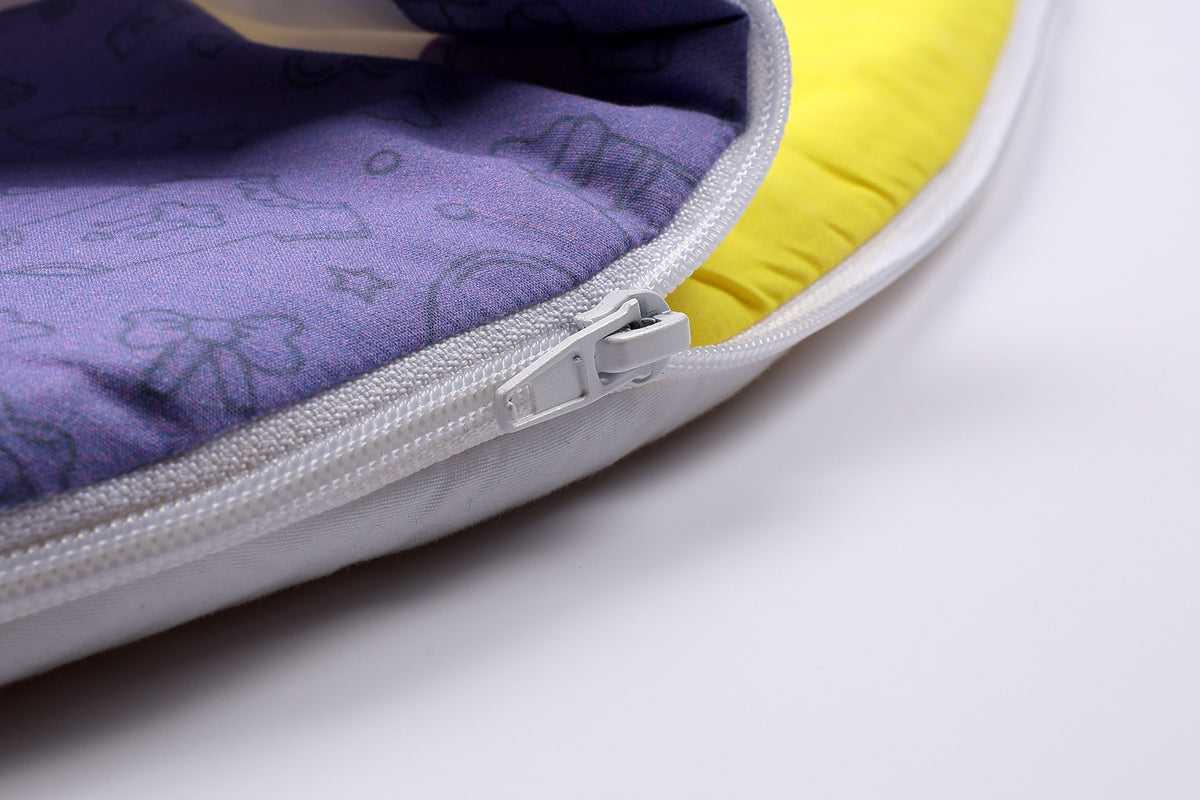 Reißverschluss und gelbes Innenfutter des Baby♡Suprise® Dream Wonder Purple Schlafsacks