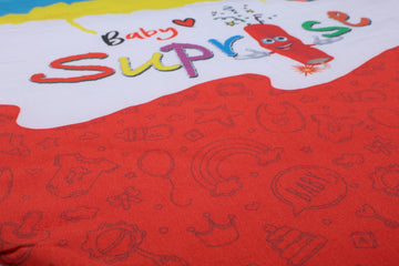 Nahaufnahme des feinen Baby-Symbolen auf dem Baby♡Suprise® Dream Wonder Red Schlafsack