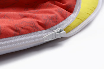 Reißverschluss und gelbes Innenfutter des Baby♡Suprise® Dream Wonder Red Schlafsacks